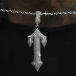 Wisiorek Trapstar biały-4